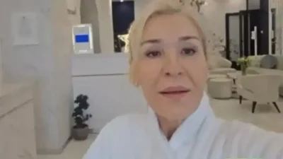 Гала не издържа, лъсна в ефира по халат