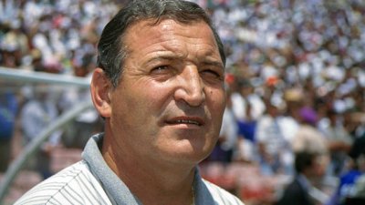 ФИФА: Димитър Пенев е икона!