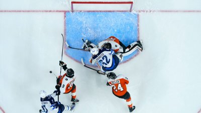 Опашкар удари Айлендърс