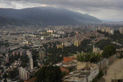 Силни експлозии във венецуелската столица Каракас в ранните часове на