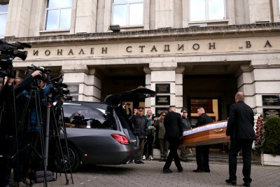 България се прекланя пред великия Димитър Пенев (СНИМКИ)