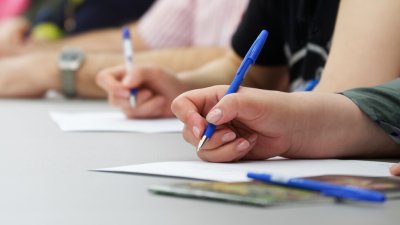 Временно: Съд спря новия формат на матурата по математика след 7 клас