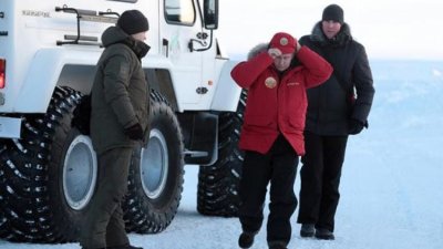 ЛУДА НАДПРЕВАРА: Путин "лапва" Гренландия под носа на Тръмп?