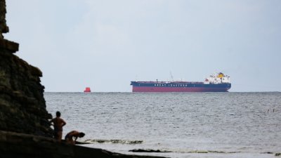 Украйна: Русия порази два товарни кораба в Черно море