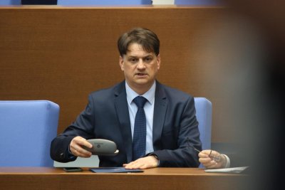 Само ден след като министърът на културата в оставка Мариан