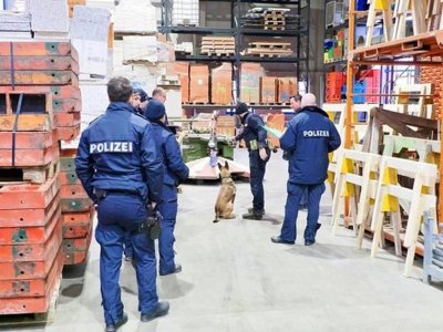 ГДБОП обучи куче да надушва фалшиви пари