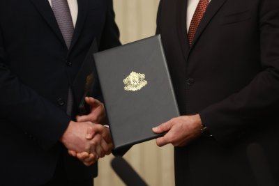 Президентът връчва първия мандат за съставяне на правителство на ГЕРБ-СДС