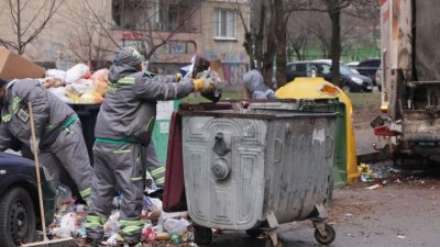 СО: Осигурено е чистенето в още 6 района на София