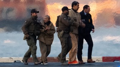 Светът реагира остро след драматичната военна операция на САЩ във