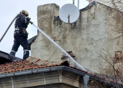 Жена загина, а съпругът ѝ пострада при пожар в къщата им край Плевен 