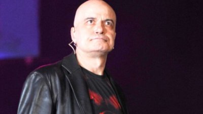 Лидерът на Има такъв народ Слави Трифонов излезе с остър
