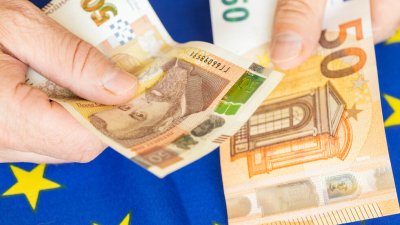 Потвърдено! Банки безчинстват  при обмяната на левове в евро