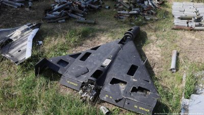 Най малко трима души бяха ранени а десетки хиляди домакинства