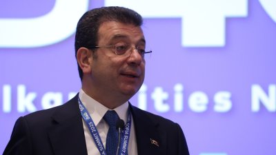 Съд в Турция удължи с решение днес ареста на кмета