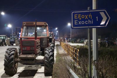 Блокадата на гръцките фермери по границата продължава