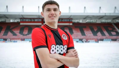 Никола Нейчев е второто ново попълнение на Локомотив София Ръководството