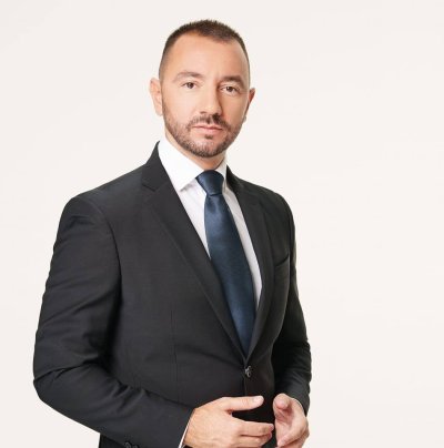 Антон Хекимян посрещна Нова година с мъжа си в Гърция