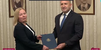 От името на ПП-ДБ: Надежда Йорданова взе и веднага върна мандата на Радев 
