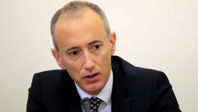 СКАНДАЛ: Красимир Вълчев напъва за въвеждането на задължителната "религия" до последно