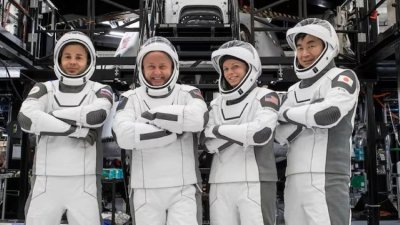 Мисия на НАСА завърши предсрочно заради болен астронавт