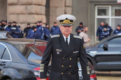 Адмирал Ефтимов: Вече имаме формирования за специални операции по земя, въздух и вода