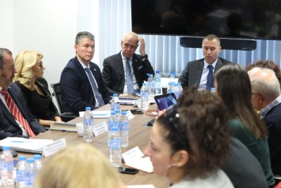 Черно на бяло: 500 милиона са глътнали новите реактори - само за планове и мечти