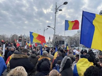 Хиляди излязоха на протест в Букурещ заради скандален закон 