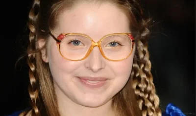 Звезда от "Хари Потър" пита в "ОнлиФенс" какви цици да си избара