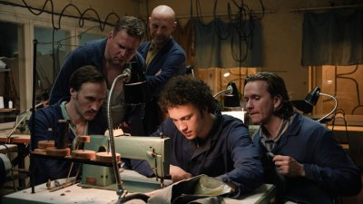 Сценаристката на &bdquo;Под прикритие&ldquo; Теодора Маркова превърна и &bdquo;Съветски дънки&ldquo; в хит