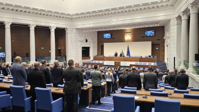 Депутатите се завърнаха свежи и готови за битки след над 20 дни коледна ваканция 