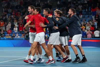 Голям Джокович засили Сърбия към световния връх в тениса