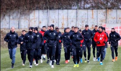 Футболистите на ЦСКА преминаха успешно медицински прегледи, утре летят за Анталия