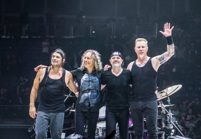Metallica дарява $500 000 за Австралия