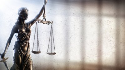 Дядо осъди банка за дискриминация