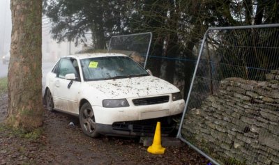 След гонка с полицията шофьор се заби в телена ограда в Кранево