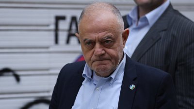 Ген. Атанасов: Цяла Европа знае червения хастар на Радев и че е адепт на Путин