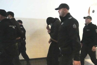 Единият обирджия на инкасото в Ихтиман давал команди на английски