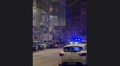 Шофьор в Асеновград помля три коли и се удари в стълб