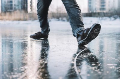 ВНИМАНИЕ! Жълт код за поледици в 3 области