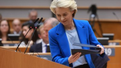 Урсула: ЕС ще реагира твърдо на заплахите на Тръмп за Гренландия 