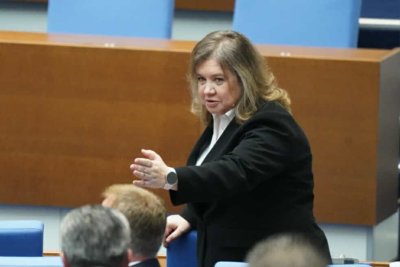 Само в Lupa.bg: Червени депутати правят завой към Радев 