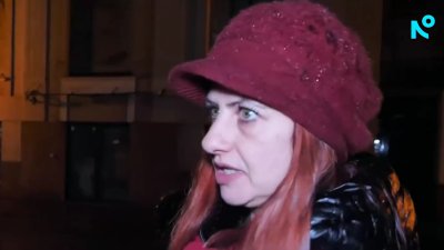 От ревност: Ученичка отнесе юмруци и удри с колене в главата заради момче