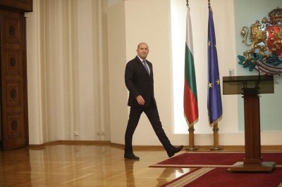 Конституционният съд образува дело за постъпилата оставка на Радев