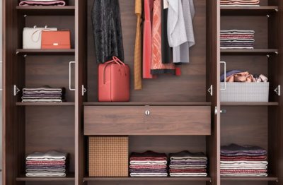 Не бе, няма поскъпване: Гардероб с цена 1599 лева стана 1599 евро