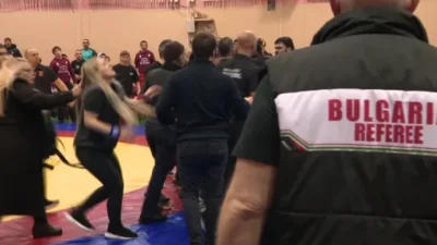 Майката на ударения борец след чобаниадата в Сливен: Съдийката е нечия любовница!