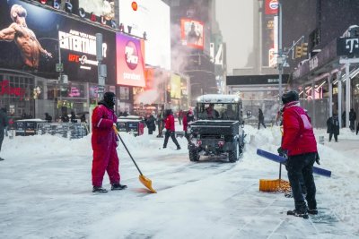 Зимна буря парализира САЩ: Седем загинали и хиляди отменени полети