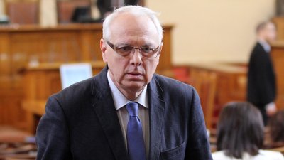 И пенсионерите подкрепиха Радев, но под условие