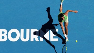 Водачът в схемата и световната ранглиста Карлос Алкарас Испания преодоля