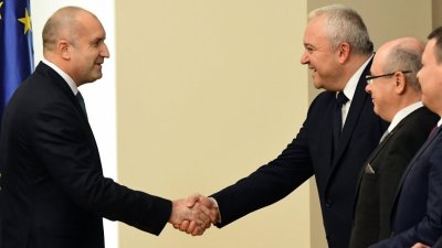 Доста години съм до президента Радев в стремежа му да