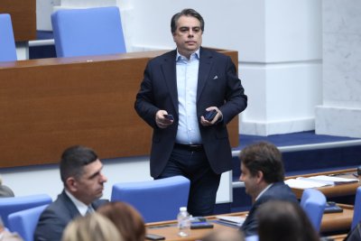 Асен Василев: За първи път ГЕРБ и ДПС може да се свият до 80 места